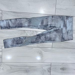 Women’s XS under armor leggings